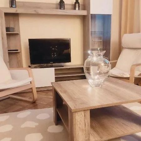 Przytulny Apartament W Centrum Warszawy Varsó Kültér fotó